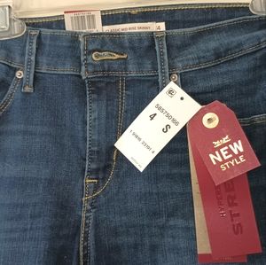 Levi's NWT Jeans Size 4 Short Blue Classic Mid Rise Skinny